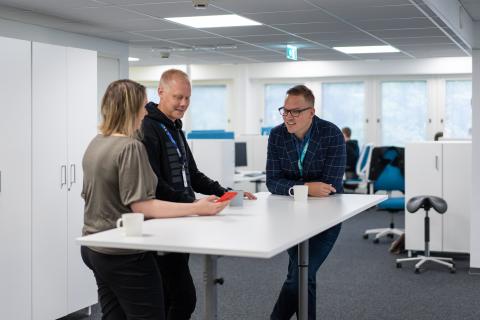 Tietoliikenneasentaja