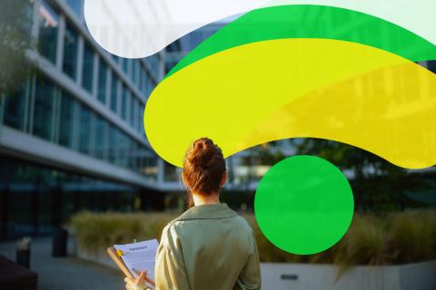 Lounean taloyhtiömyyjä kerrostalon pihalla